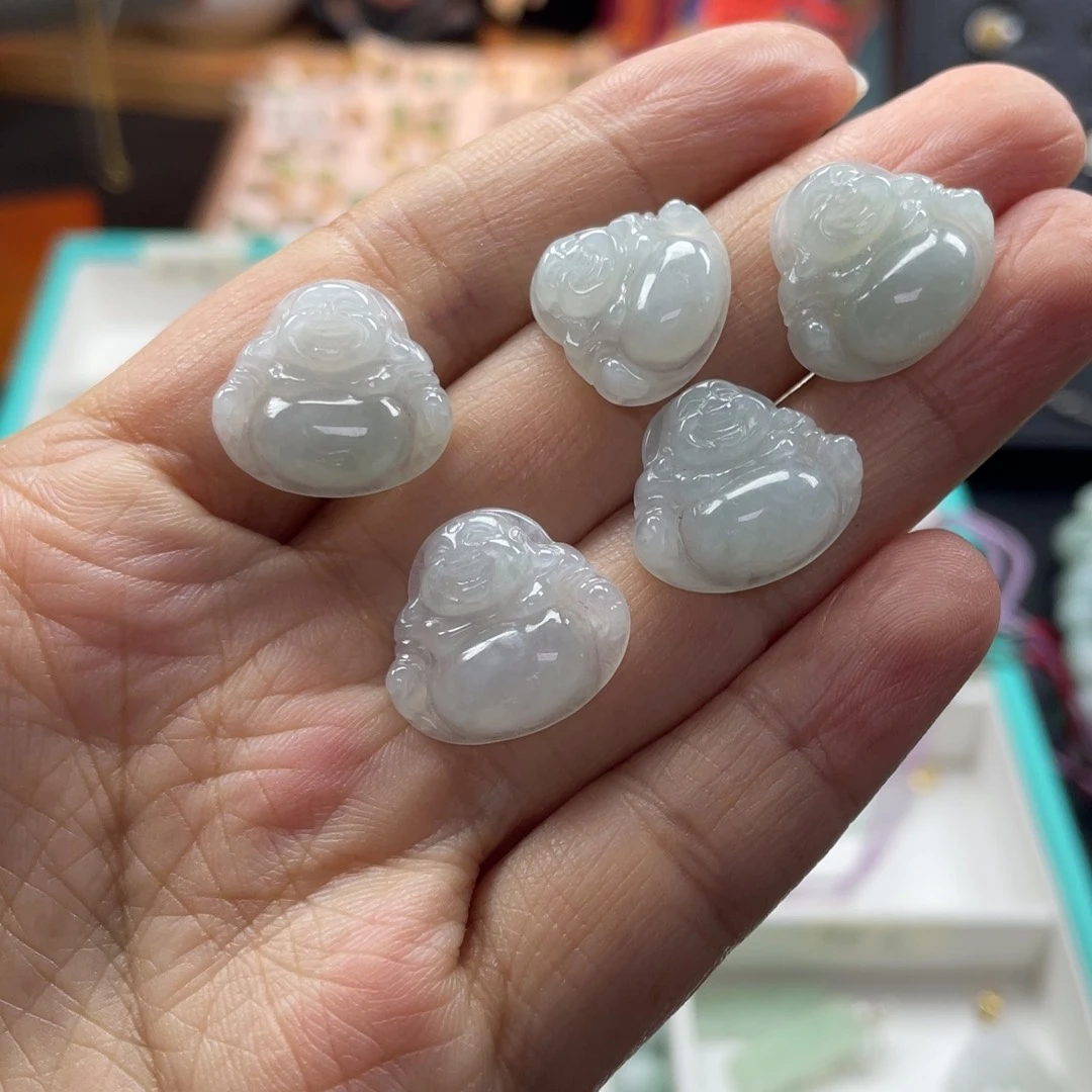 翡翠未镶嵌颈饰多样性发一件