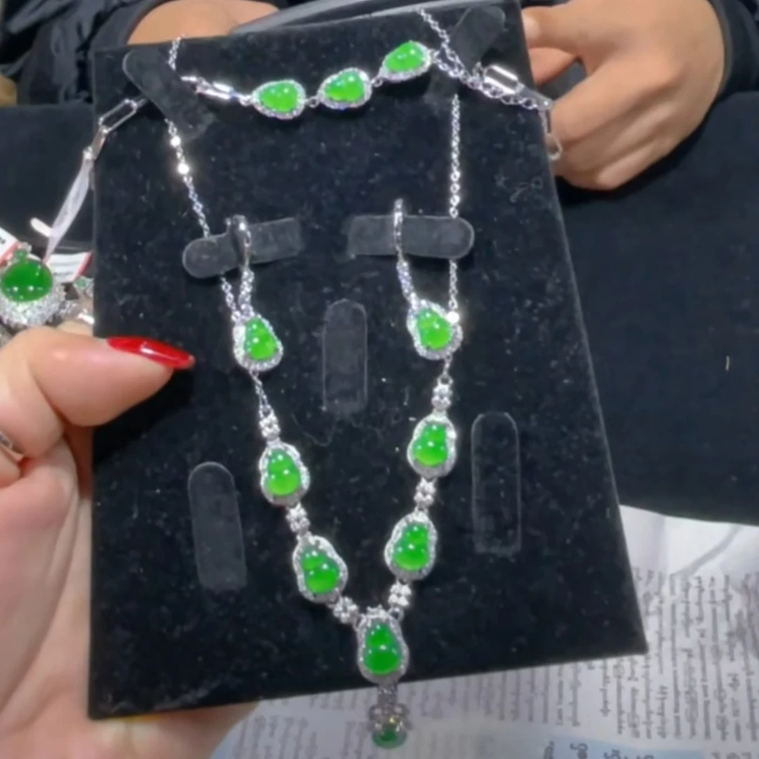 天然A货翡翠假一罚四（多样性发货拍一件发件）