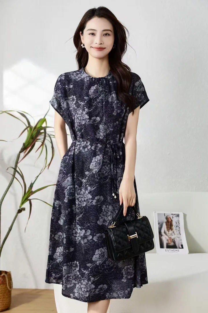 821碎花显瘦气质修身提花连衣裙