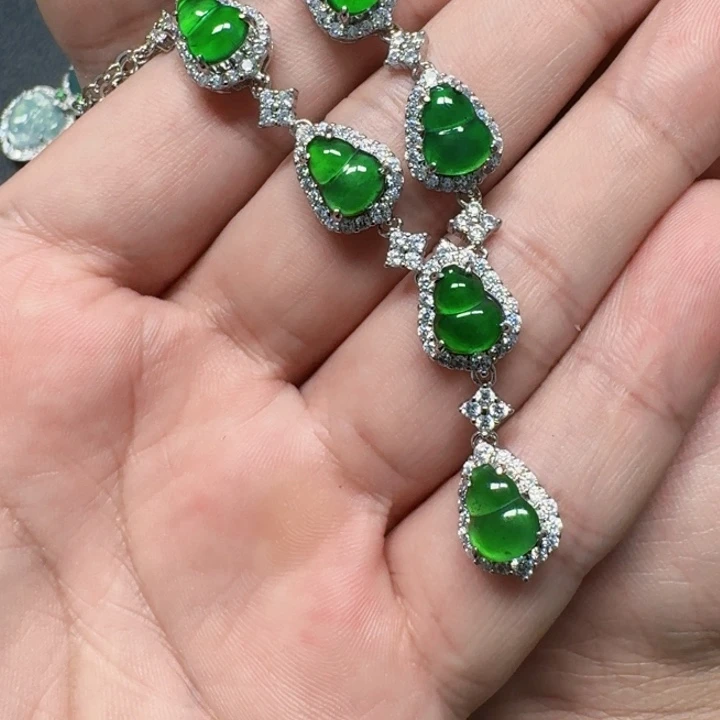 翡翠未镶嵌颈饰天然A货翡翠放漏