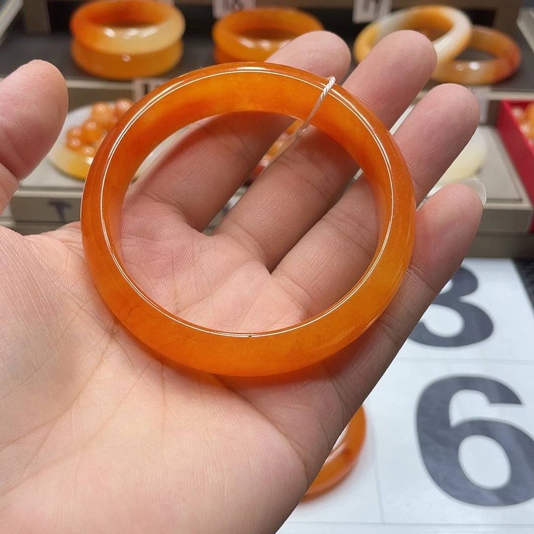 未镶嵌石英质玉（黄龙玉）手镯y**a