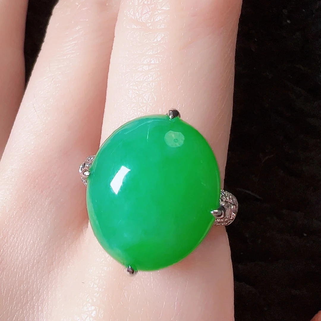 翡翠戒指18K金镶嵌签收后24小时鉴赏期，过时不退