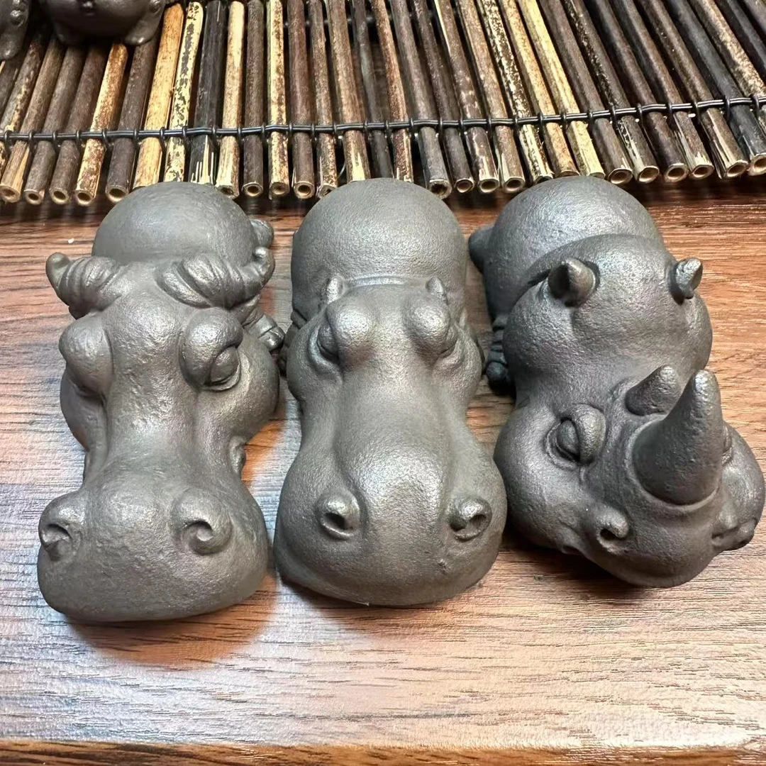 铸铁创意犀牛野牛河马潮玩摆件小众茶宠自然成色家居装饰工艺品