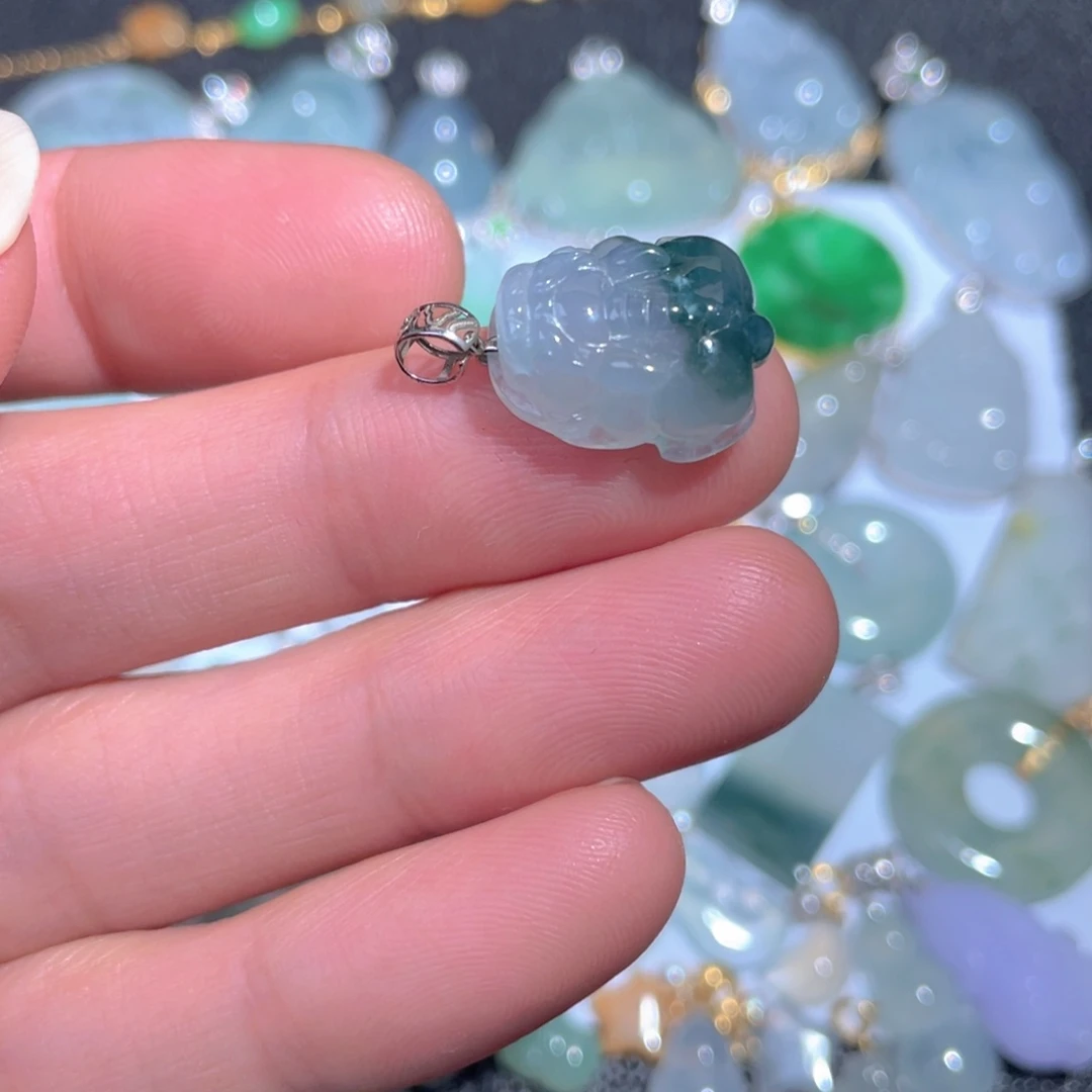 翡翠颈饰18K金镶嵌翡翠