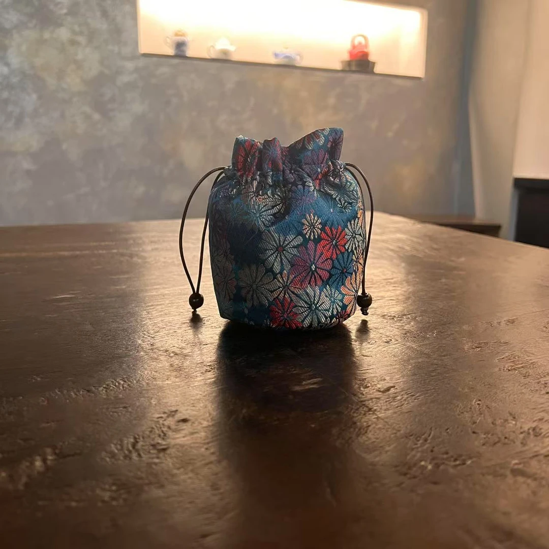 【悦生活】【雏菊碎花】孔雀蓝织锦皮绳圆口单杯袋（慢蓝S1662）