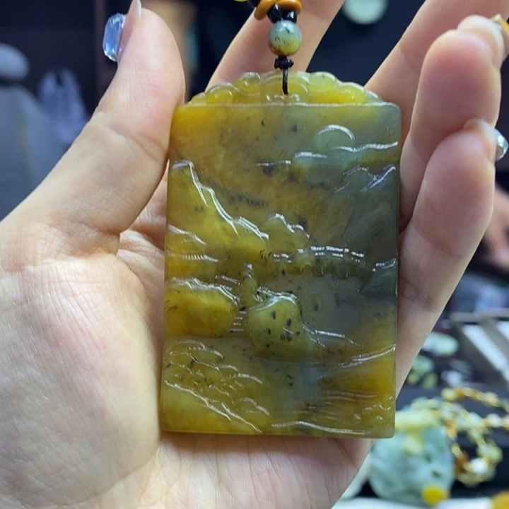 蛇纹石玉未镶嵌颈饰