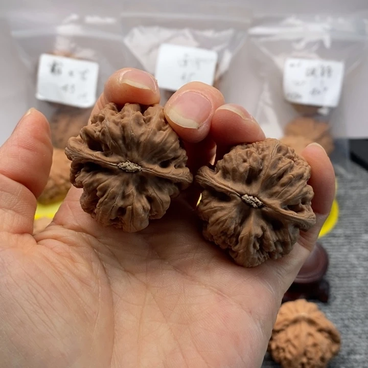 文玩核桃吊坠37粗筋