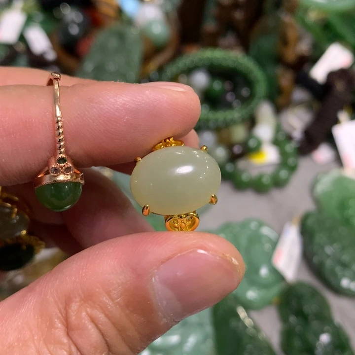 和田玉（碧玉）颈饰未镶嵌