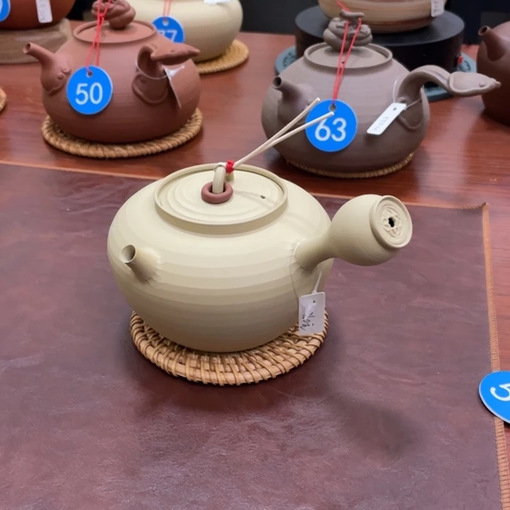 片***刻潮州白泥煮水壶一个