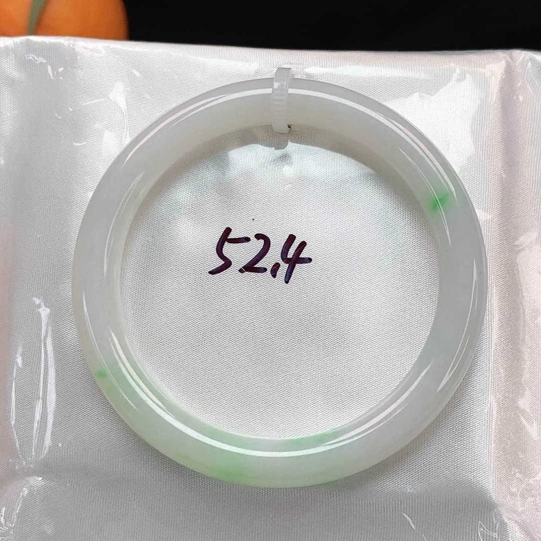 翡翠手镯未镶嵌圆条