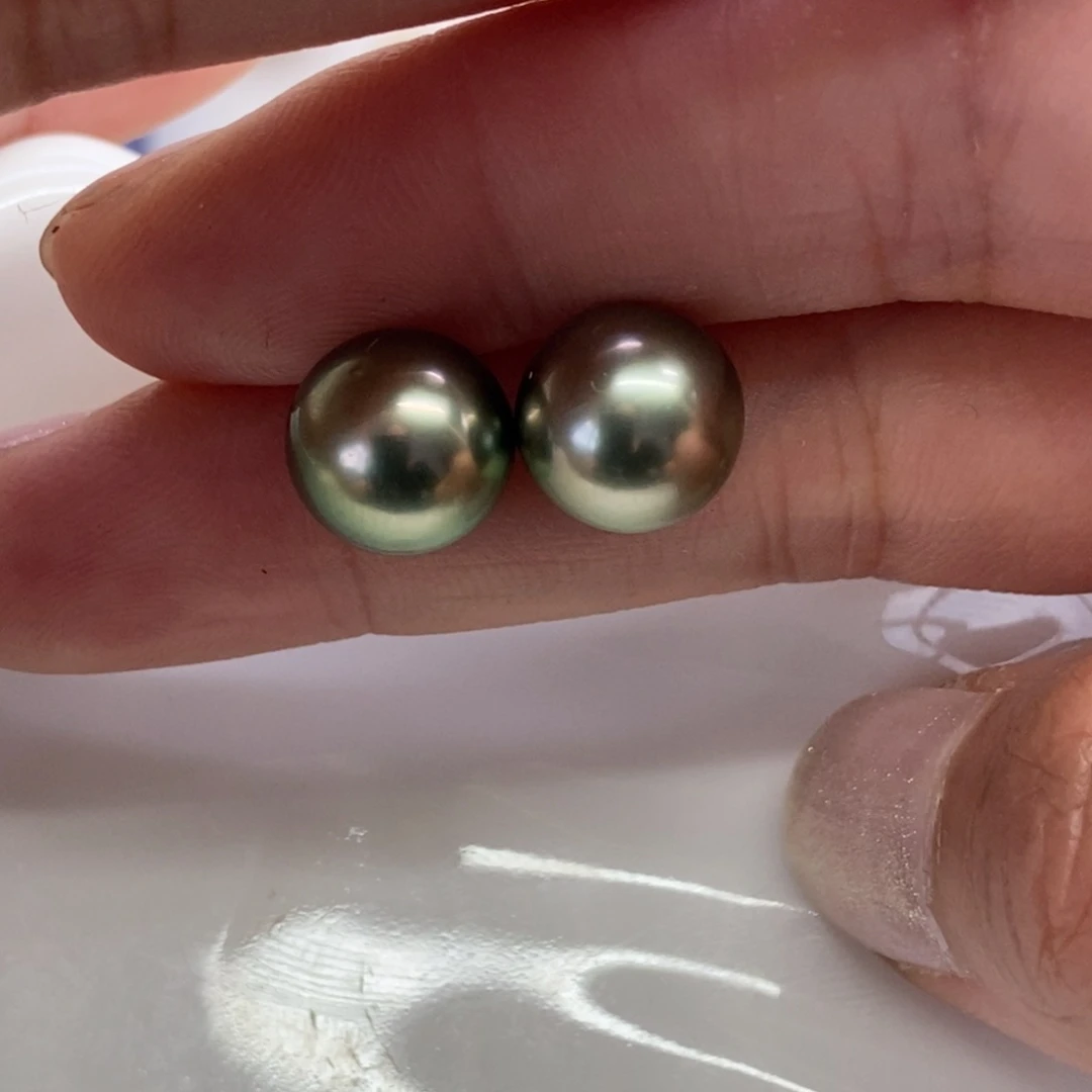 18K金镶嵌海水珍珠耳饰