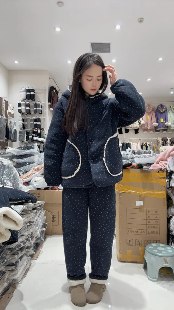冬季连帽小碎花三层加绒加厚外穿家居服套装睡衣女奥利绒睡衣套装