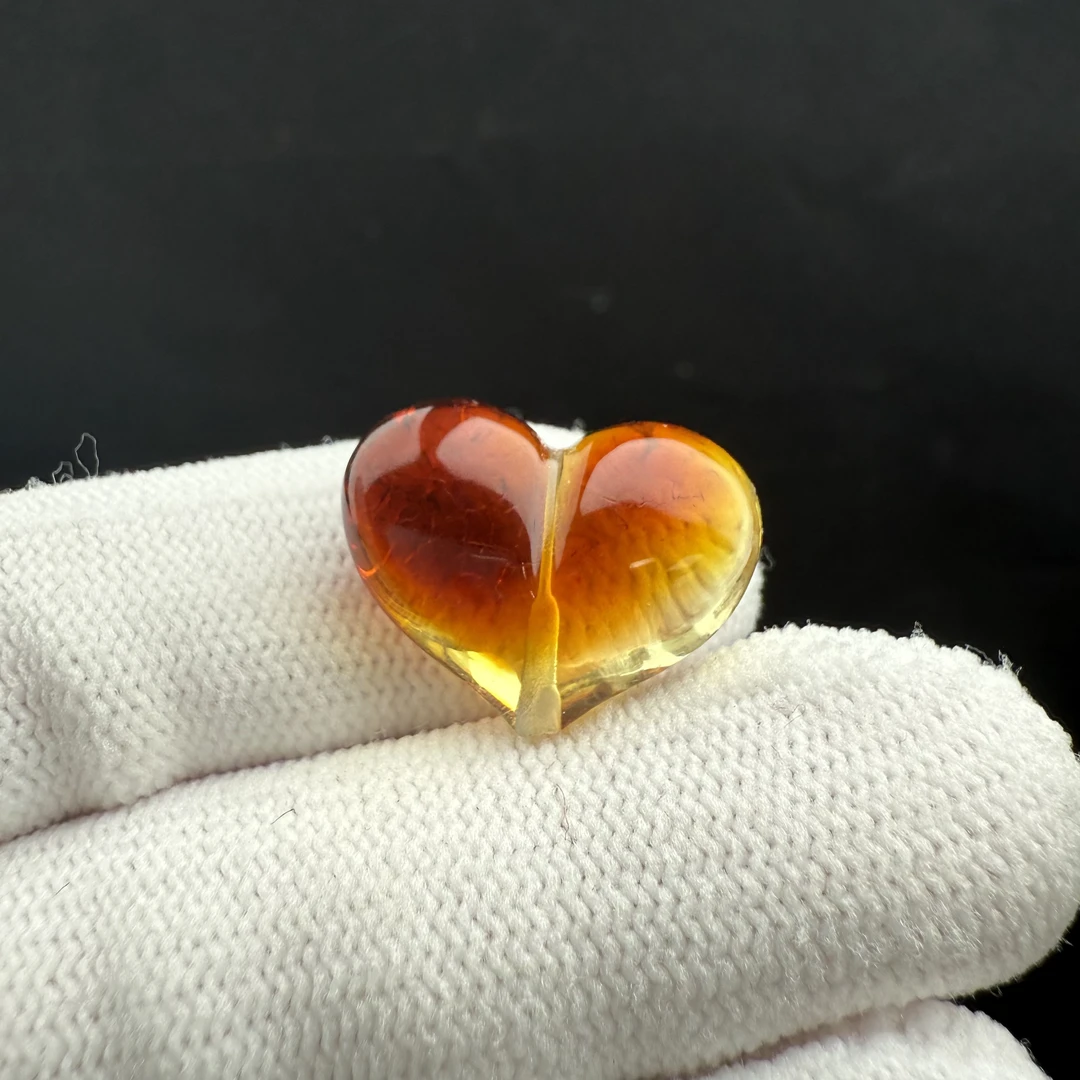 J2021天然俄料蜜蜡 爱心通孔20.2X15mm一物一图支持复检