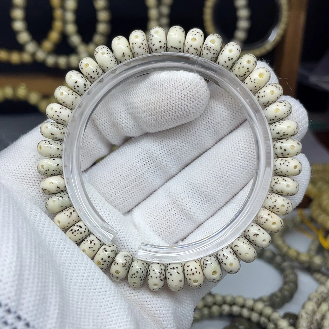 手串星月菩提9-5，骨瓷白大眼睛