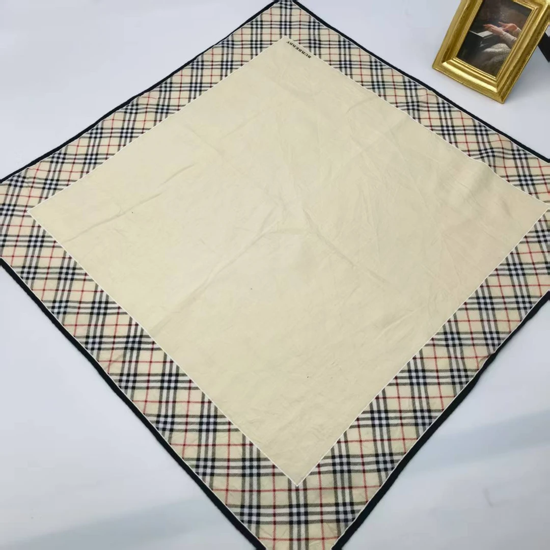 95新 BURBERRY/博柏利 海囤/巴宝莉/丝巾/yy10070