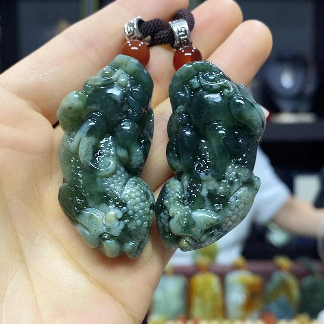 岫玉未镶嵌挂件吊坠