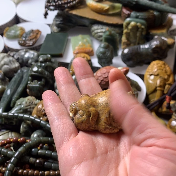 岫岩河磨玉（透闪石质玉）手链未镶嵌