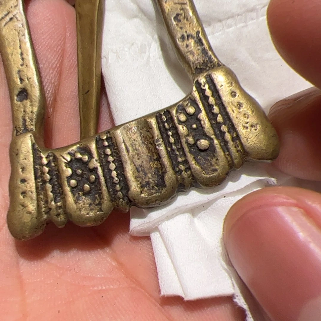 颈饰玻璃在你身边的