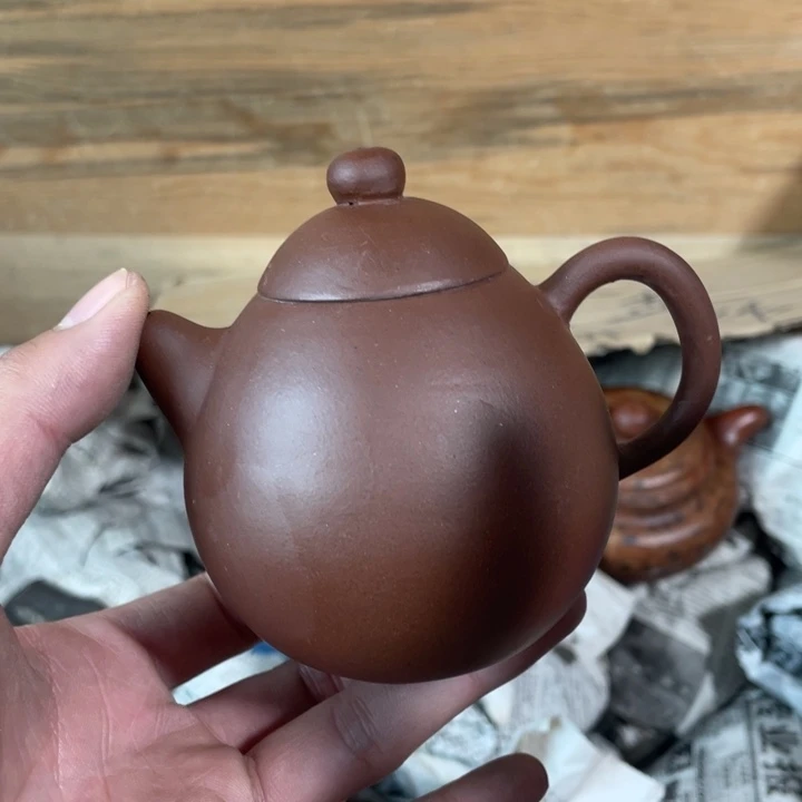 紫砂茶壶老厂紫砂壶一件。