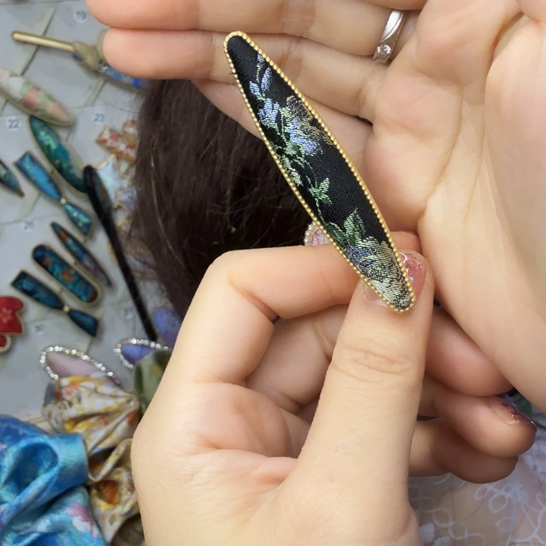 皮质铁合金天天开心