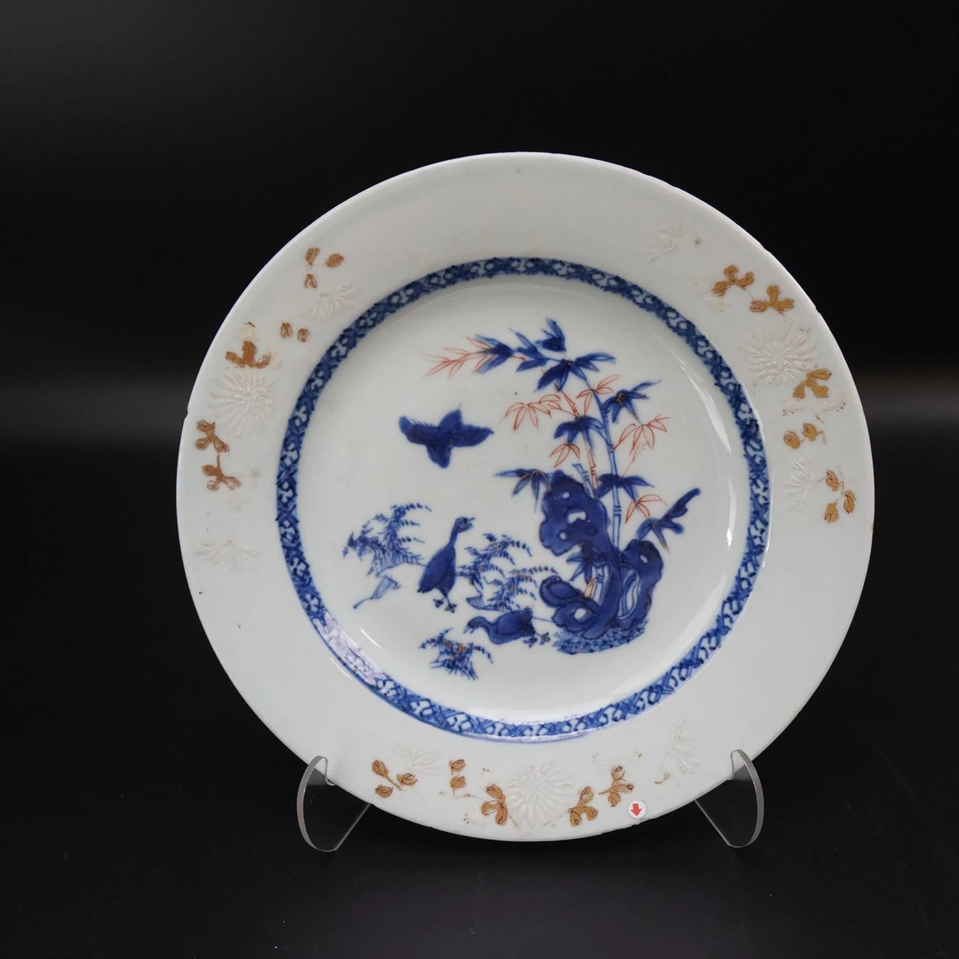 Lot.25100499清乾隆青花洞石竹纹赏盘 直径：约23.1cm
