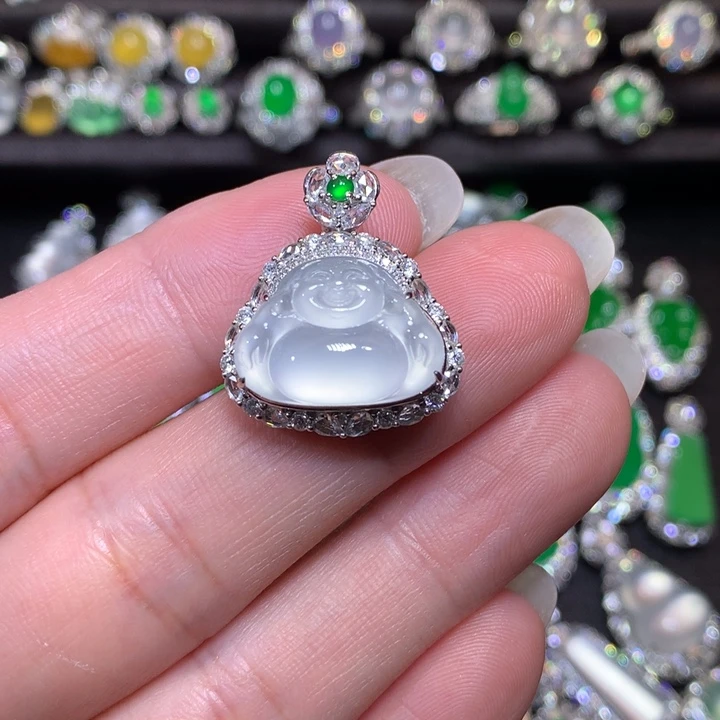 翡翠18K金镶嵌颈饰高冰佛公