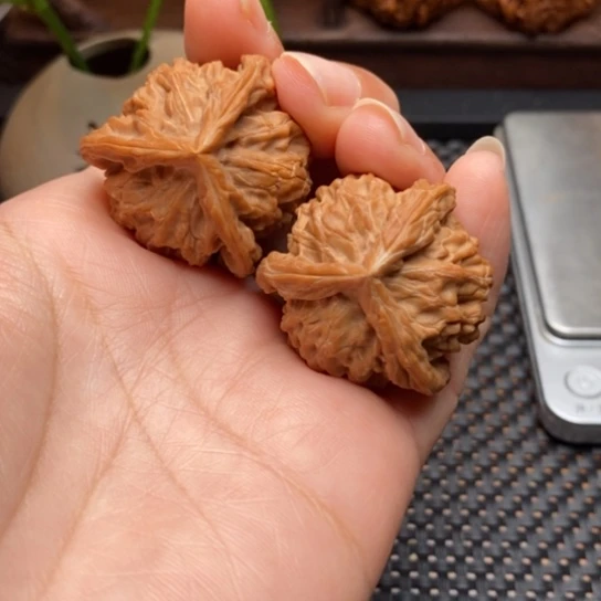 文玩核桃吊坠35全品盘山正奔