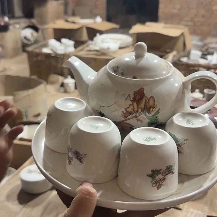 库存微瑕三打白骨精多空茶壶一套容量1000