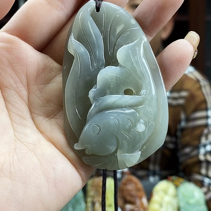 蛇纹石玉吊坠未镶嵌