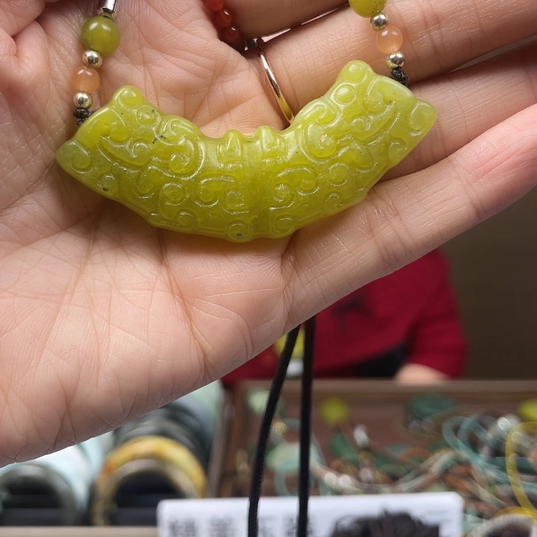 和田玉（糖玉）未镶嵌颈饰