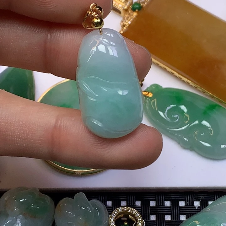 翡翠未镶嵌吊坠(不含链)