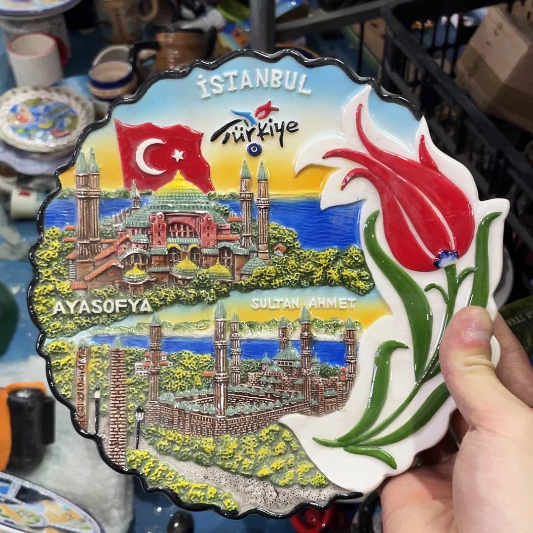 摆件  磕碰。 封釉。        