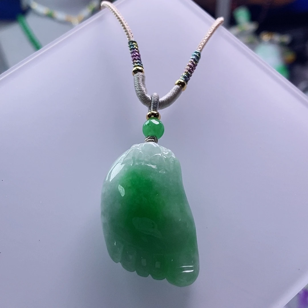 翡翠未镶嵌吊坠(赠链)