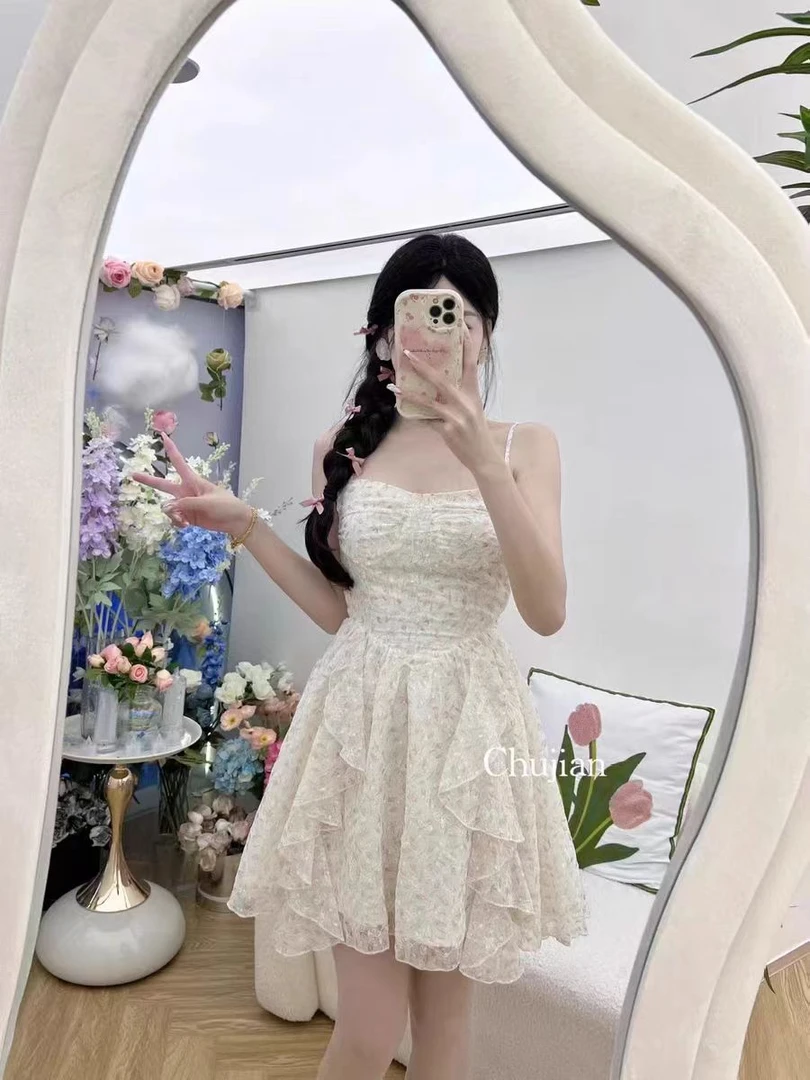 蕾丝气质碎花吊带连衣裙白色碎花裙子显瘦2025新款爆款洋气小个子