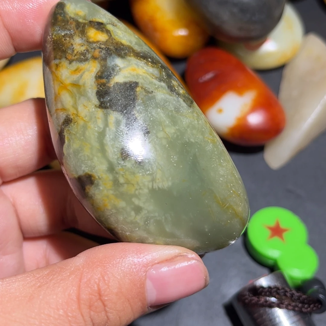 和田玉未镶嵌珠宝奇石