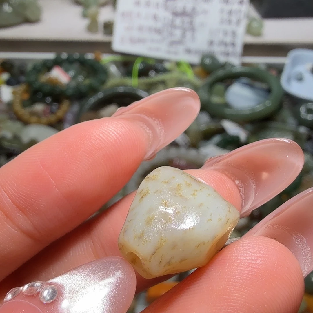 和田玉未镶嵌珠宝奇石