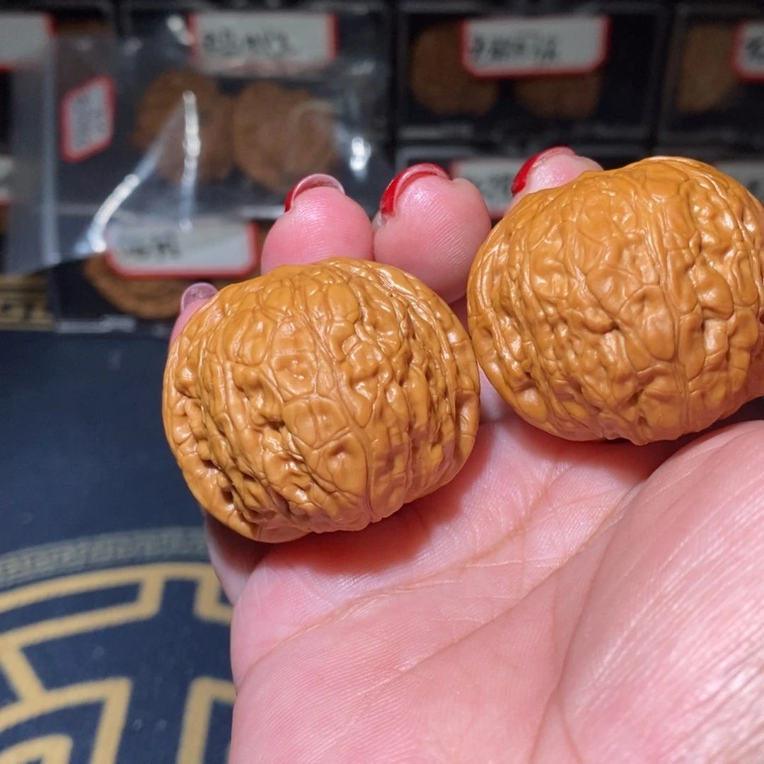 呦***？文玩核桃把件乾隆磨