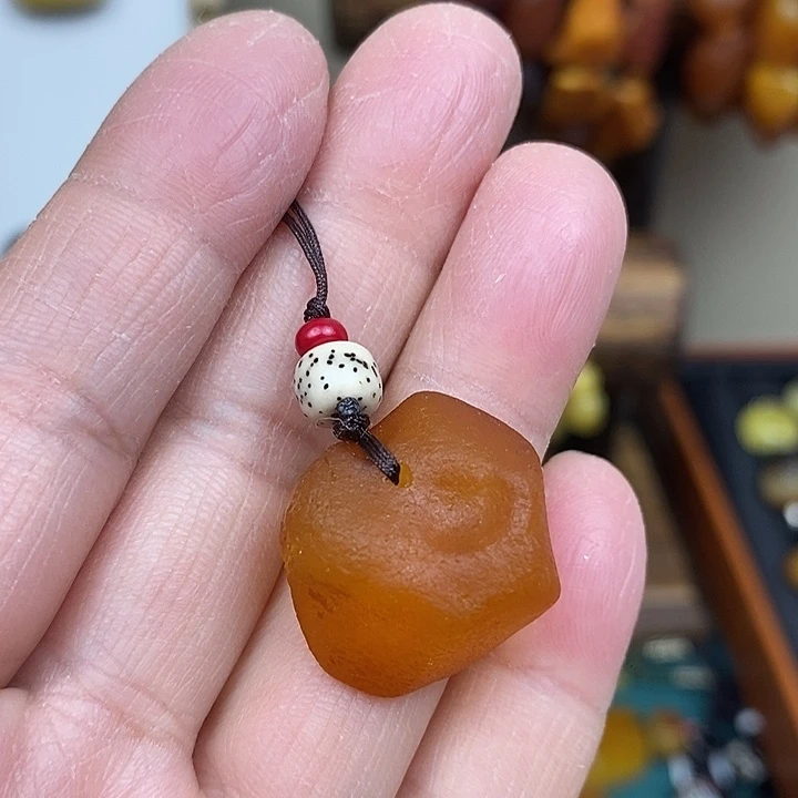 蜜蜡未镶嵌颈饰手机挂件