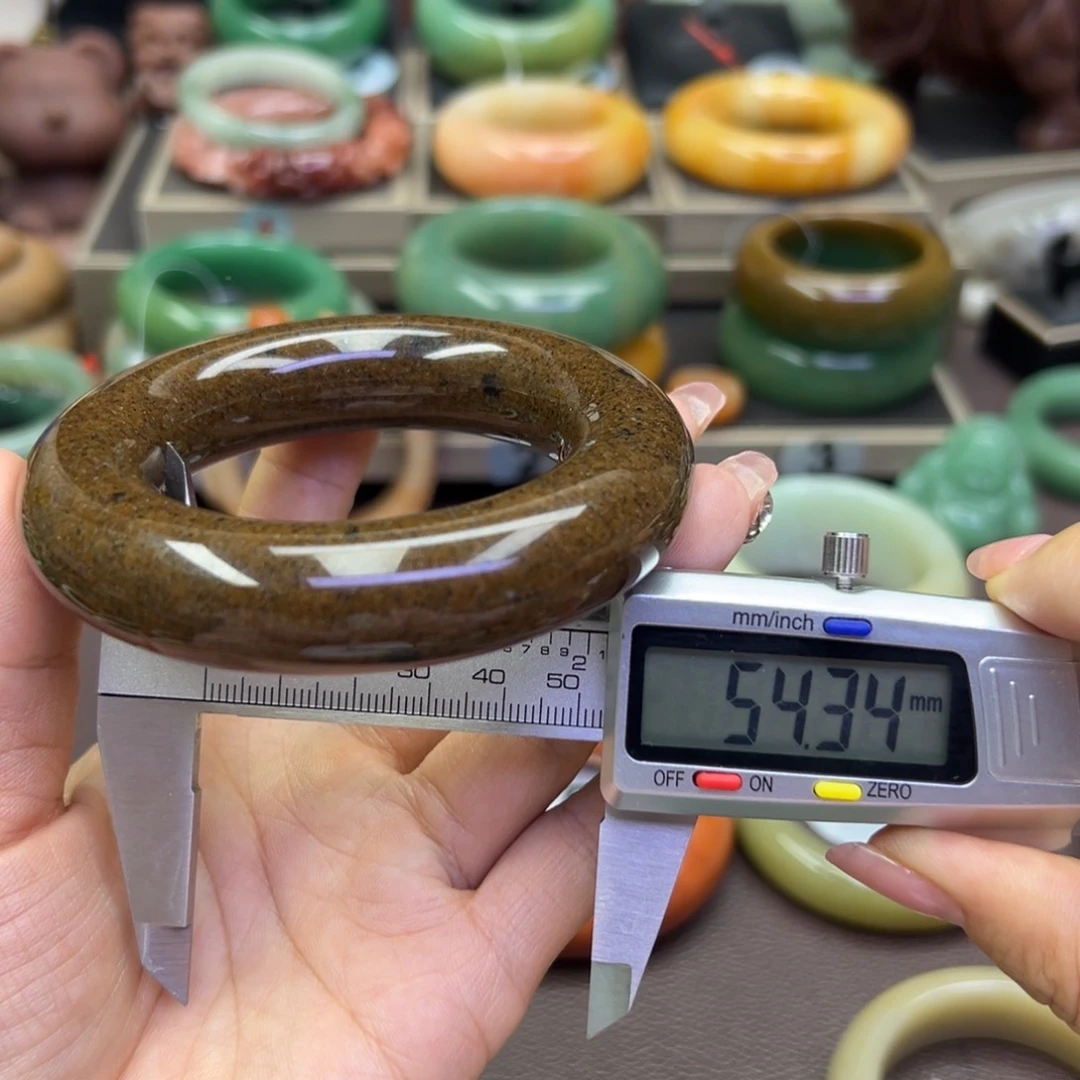 未镶嵌手镯石英岩玉