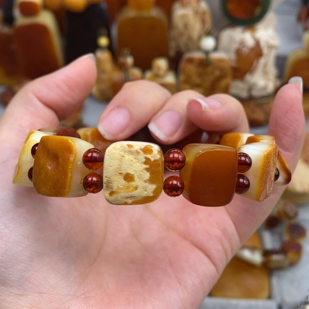 未镶嵌吊坠(赠链)琥珀