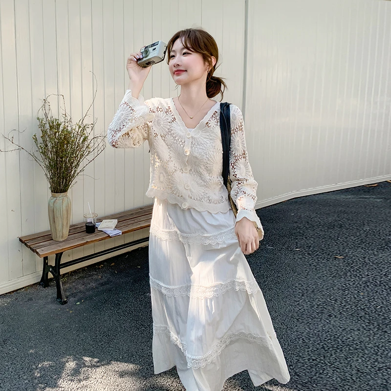 清纯松弛感蕾丝连衣裙套装女2025夏季新款钩花罩衫吊带裙两件套