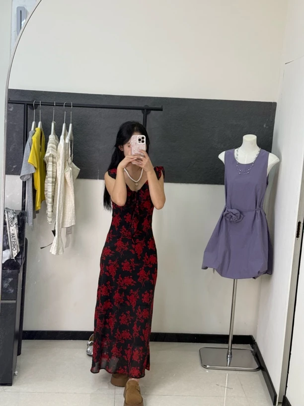 韩系红色玫瑰连衣裙