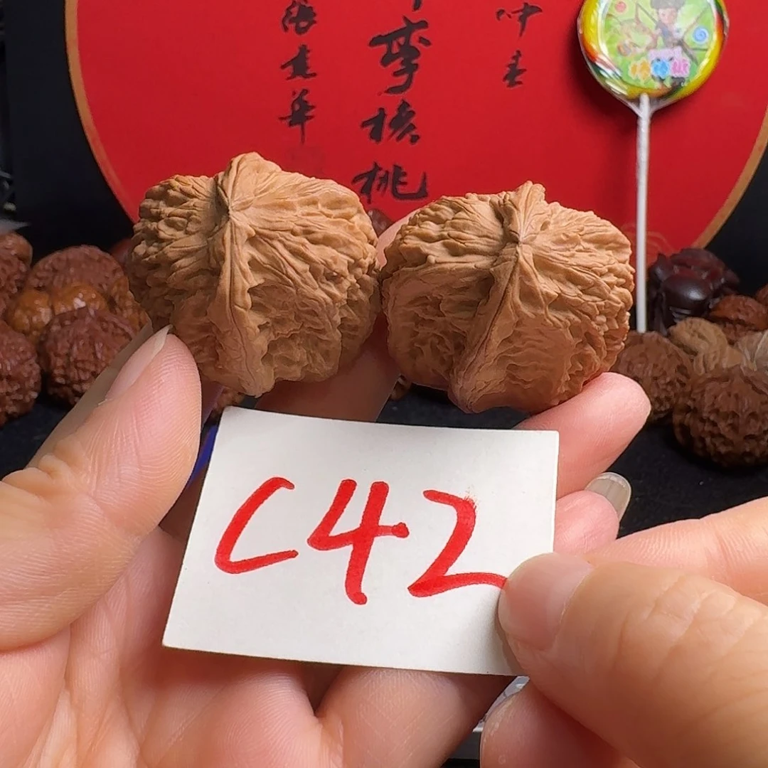 文玩核桃把件白狮半壁