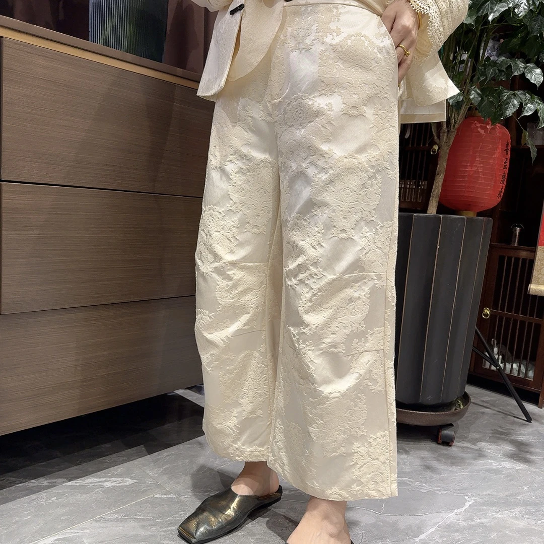 新中式浮雕花弯刀休闲裤
