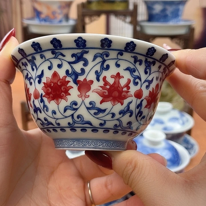 摆件釉里红缠枝莲压手杯