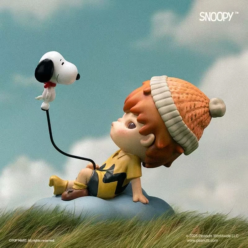 Hirono  Snoopy 手办