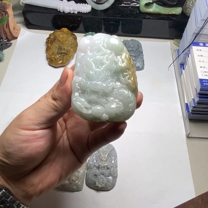 新***地翡翠未镶嵌颈饰龙牌