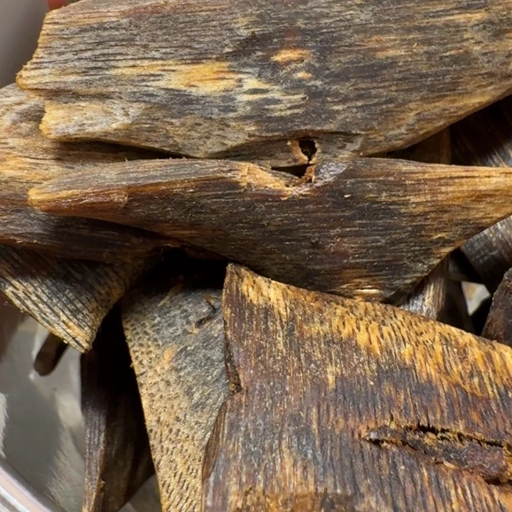 威***森沉香碎屑沉香棋楠红棋高端树心油块料151克