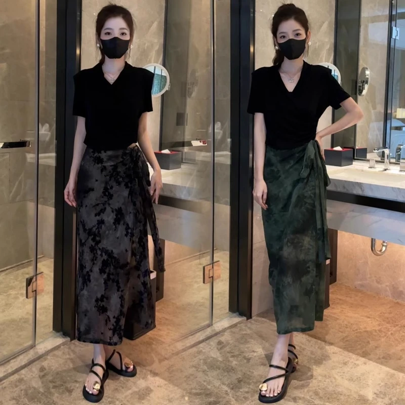 时尚套装裙女2025夏季新款洋气显瘦V领短袖上衣印花半身裙两件套