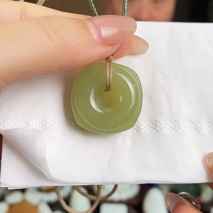 和田玉未镶嵌颈饰定制发货